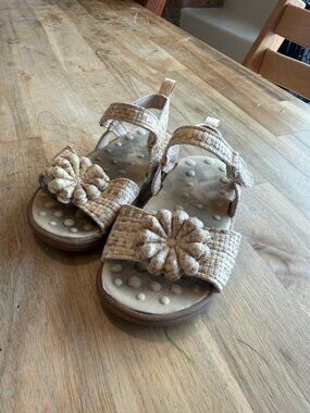 Carter's Arwen Toddler Sandals 5M Woven Flower Ankle Strap Tan